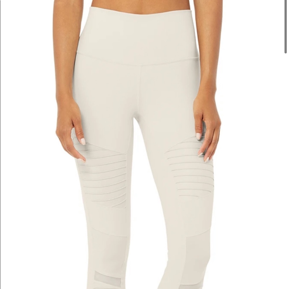 Alo High Waist Moto Legging in Ivory